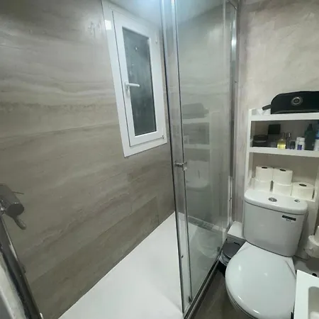 Cosy Private Bathroom